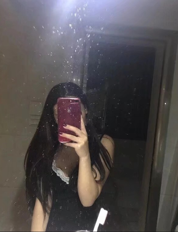 住在凤鸣附近的兼职小姐